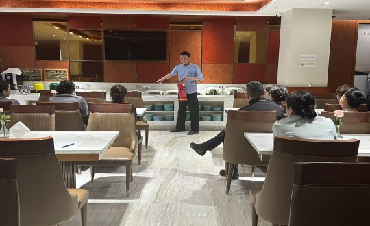2.长白山欧博ABG官网旅馆组织开展消防清静培训_副本.jpg